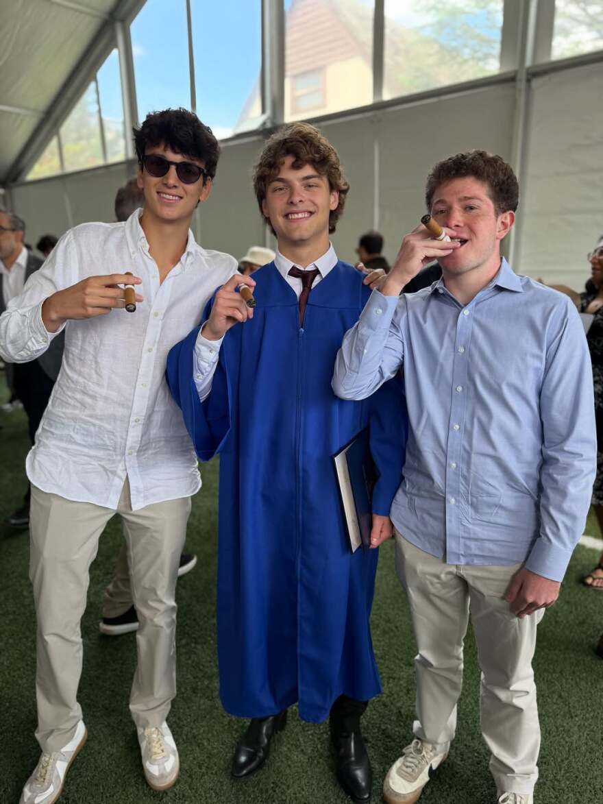 H ανάρτηση της Λίντα Εβαντζελίστα για την αποφοίτηση του γιου της: «Είμαι μια περήφανη μαμά»