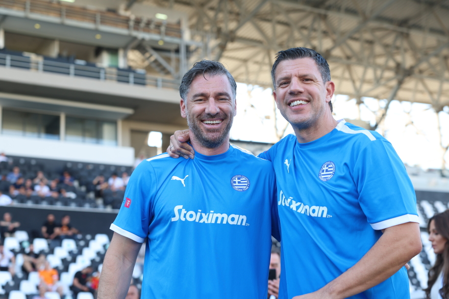 Λάμψη αστέρων στην Τούμπα - Οι legends του 2004 έπαιξαν μπάλα με τους Στόιτσκοφ, Πιρές, Αμπιντάλ και την ομάδα τους - Βίντεο 