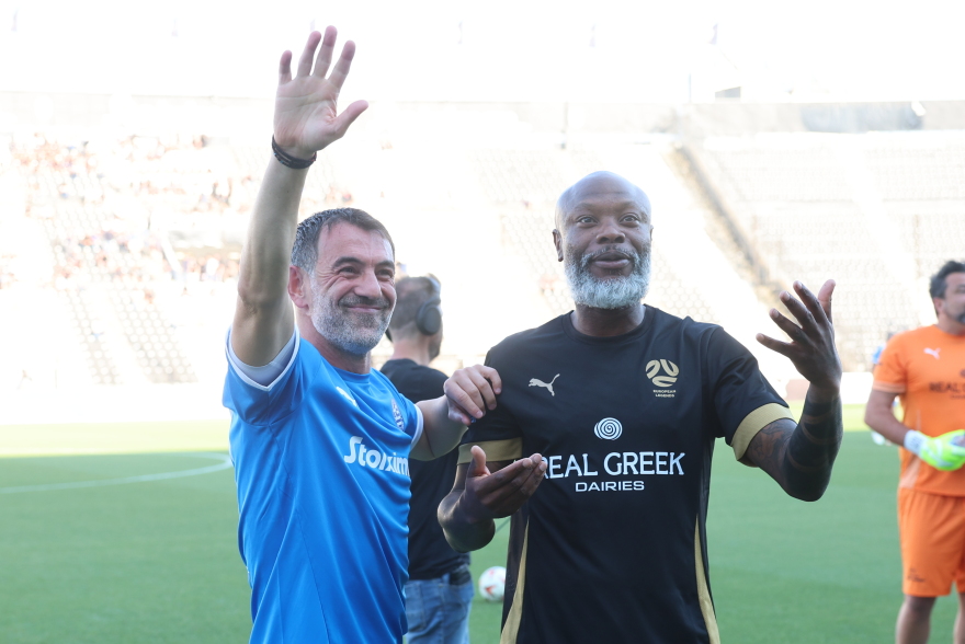 Λάμψη αστέρων στην Τούμπα - Οι legends του 2004 έπαιξαν μπάλα με τους Στόιτσκοφ, Πιρές, Αμπιντάλ και την ομάδα τους - Βίντεο 