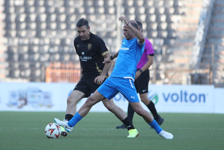 Λάμψη αστέρων στην Τούμπα - Οι legends του 2004 έπαιξαν μπάλα με τους Στόιτσκοφ, Πιρές, Αμπιντάλ και την ομάδα τους - Βίντεο 