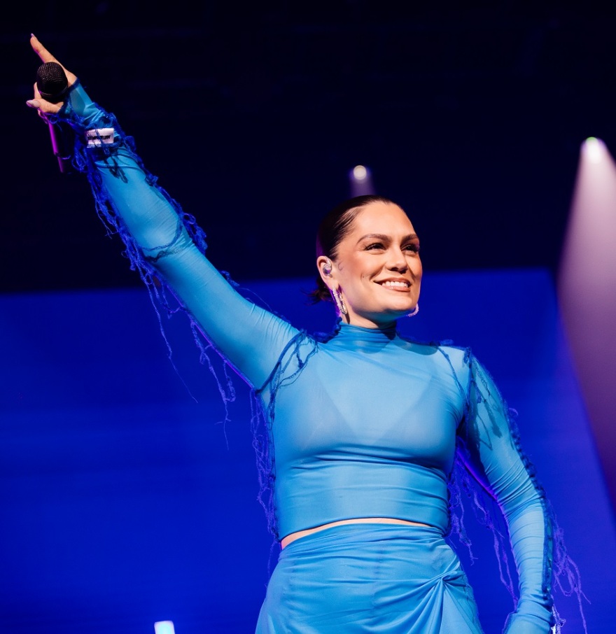 Η Jessie J διαγνώστηκε με καρκίνο του μαστού - «Το κορίτσι σας χρειάζεται μια αγκαλιά» είπε στους θαυμαστές της