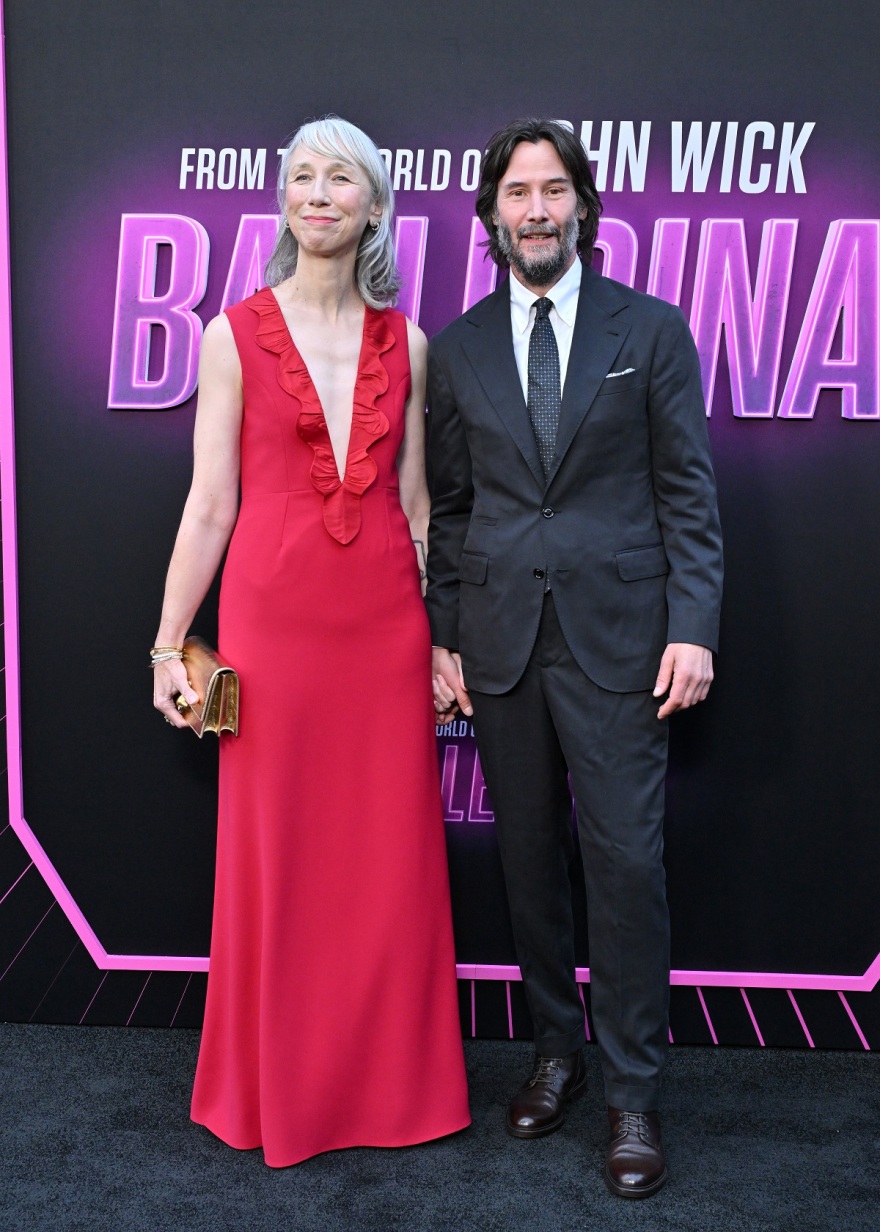 Η σύντροφος του Κιάνου Ριβς εμφανίστηκε με ένα εντυπωσιακό δαχτυλίδι - Παντρεύεται ο ηθοποιός;