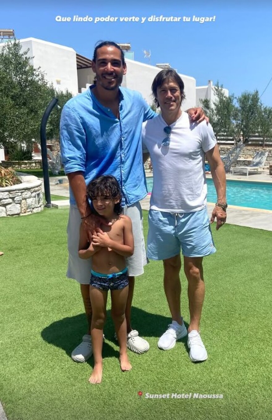 Επέστρεψε στην Ελλάδα ο Αλμέιδα - Κάνει διακοπές στην Πάρο μαζί με τον Ματίας Ιγκλέσιας