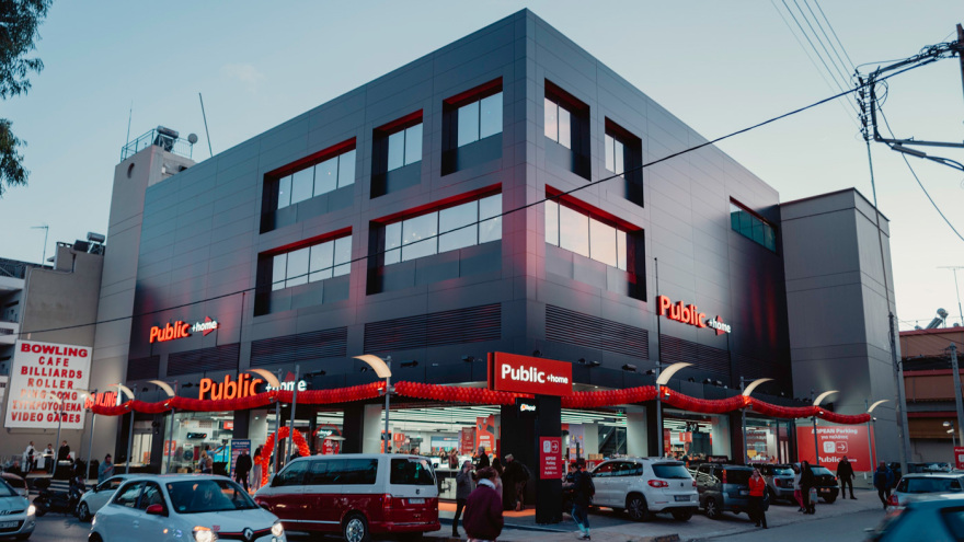 Public: Αναπτύσσει το δίκτυο καταστημάτων με 3 νέα μεγάλα καταστήματα εντός του έτους