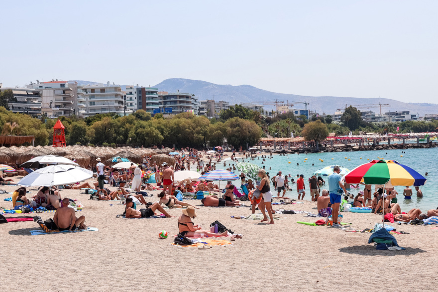 Καιρός: Με 39άρια του Αγίου Πνεύματος - Τελευταίες βουτιές πριν τη μεγάλη επιστροφή, σε ποιες περιοχές θα χτυπήσει «κόκκινο» ο υδράργυρος