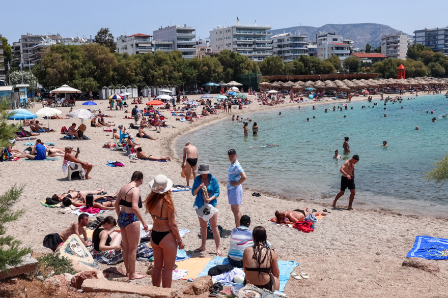 Καιρός: Με 39άρια του Αγίου Πνεύματος - Τελευταίες βουτιές πριν τη μεγάλη επιστροφή, σε ποιες περιοχές θα χτυπήσει «κόκκινο» ο υδράργυρος