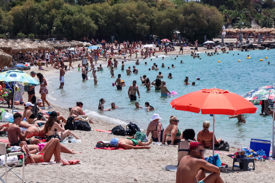 Καιρός: Με 39άρια του Αγίου Πνεύματος - Τελευταίες βουτιές πριν τη μεγάλη επιστροφή, σε ποιες περιοχές θα χτυπήσει «κόκκινο» ο υδράργυρος
