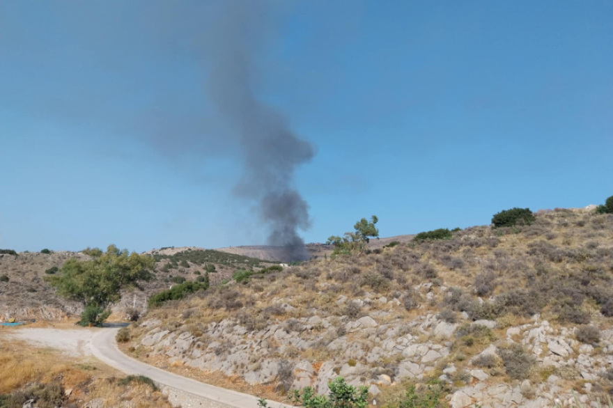 Φωτιά τώρα στην Ύδρα, καίει κοντά σε μοναστήρι - Δείτε βίντεο