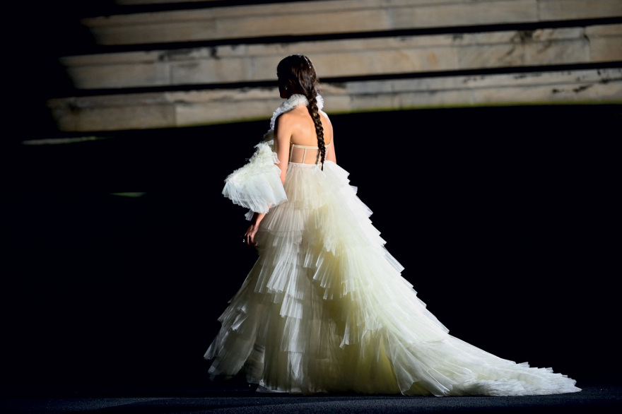 Η μεγάλη κυρία της μόδας Maria Grazia Chiuri «κρεμάει» τα ψαλίδια της