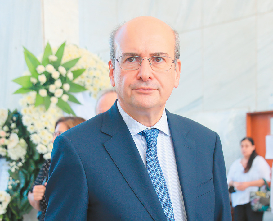 Ψηφιακή κάρτα θα «χτυπούν» οι δημόσιοι υπάλληλοι από το 2026 για να ελεγχθούν κοπάνες και υπερωρίες