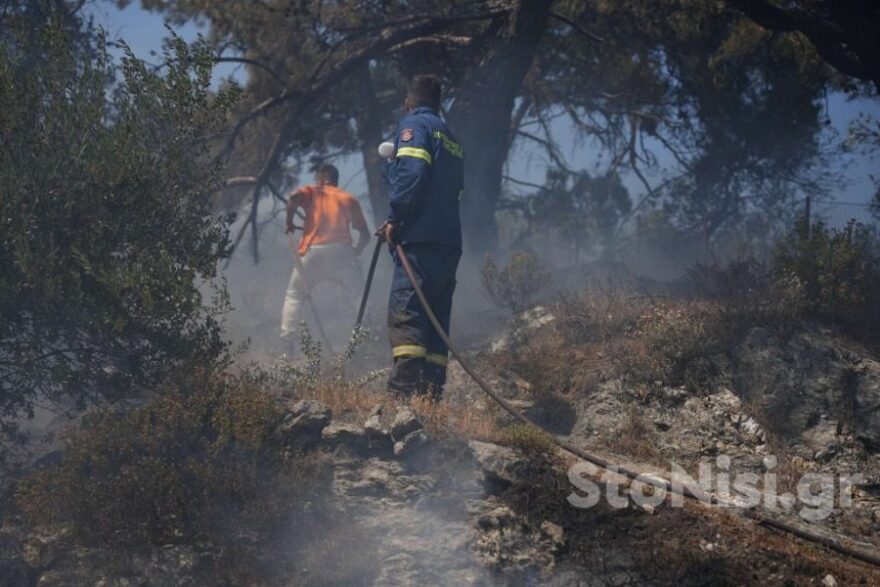 Φωτιά  τώρα σε γεωργική έκταση στη Λέσβο - Σηκώθηκαν και εναέρια, εστάλη προειδοποιητικό 112 