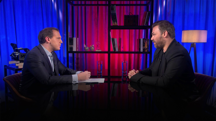 Γιώργος Σαμπάνης στο protothema: Το τραγούδι είναι ανταγωνιστικό και μου αρέσει να κερδίζω τίμια - Με ενοχλεί η κάμερα στο αεροδρόμιο