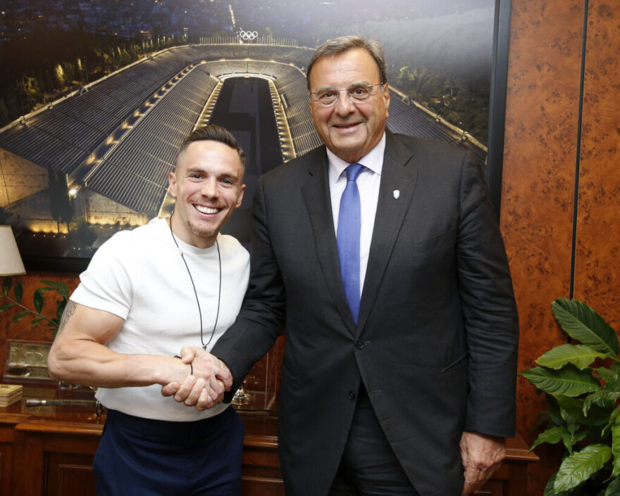 Koύβελος σε Πετρούνια: «Είσαι πρότυπο για όλα τα παιδιά»