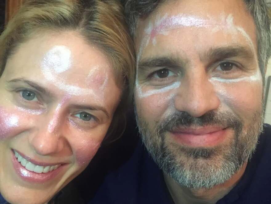 Μαρκ Ράφαλο για τα 25 χρόνια γάμου με την Σάνραϊζ Κόιγκνεϊ: Δυο ατελείς εραστές που κρατήθηκαν μαζί μέχρι τώρα
