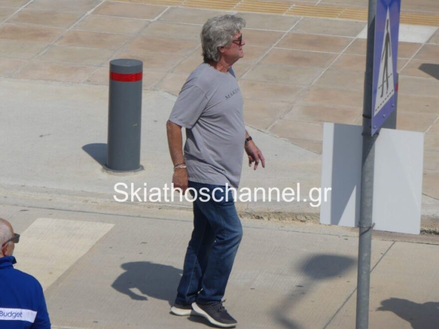 Η Κέιτ Χάντσον έφτασε στη Σκιάθο με την οικογένειά της για τις καλοκαιρινές της διακοπές - Δείτε φωτογραφίες