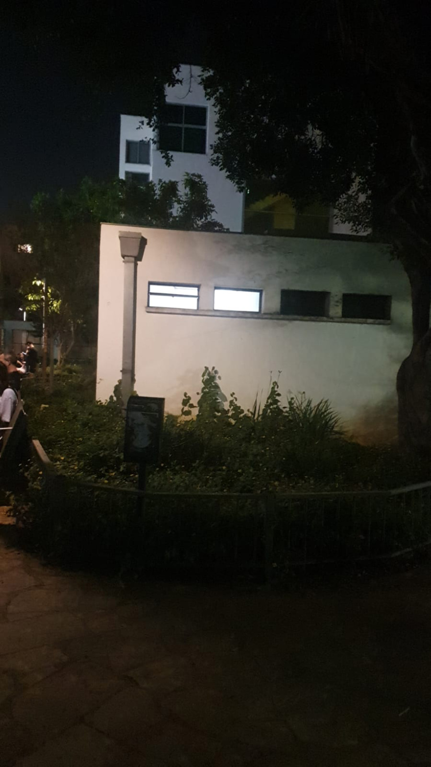 «Εμπιστευόμαστε την κυβέρνηση, ξέρουν τι κάνουν»: Εικόνες από καταφύγιο του Τελ Αβίβ την ώρα της ιρανικής επίθεσης
