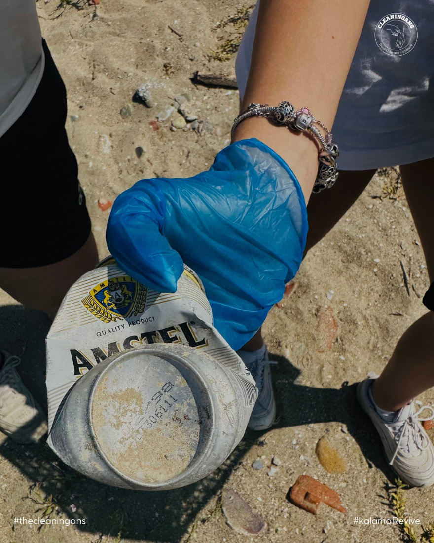 Φωτογραφίες: Καθάρισαν την ακτογραμμή της Καλαμαριάς, βρήκαν από μηχανάκι μέχρι καρότσια σούπερ μάρκετ 