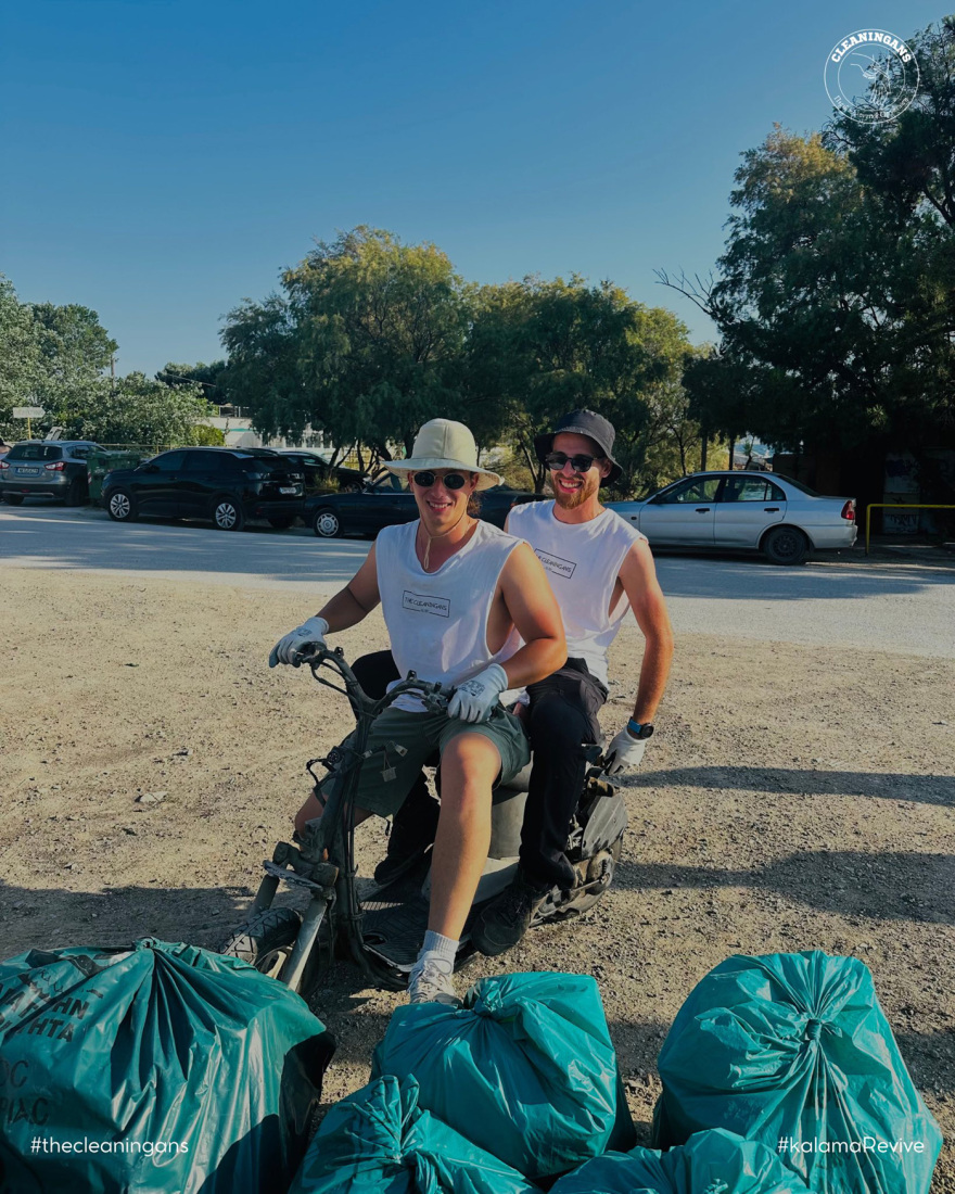 Φωτογραφίες: Καθάρισαν την ακτογραμμή της Καλαμαριάς, βρήκαν από μηχανάκι μέχρι καρότσια σούπερ μάρκετ 