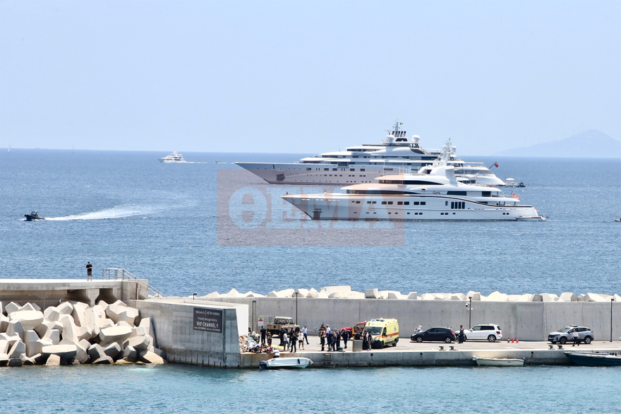 Ελικόπτερο έπεσε στη Μαρίνα Βουλιαγμένης, σώοι και οι πέντε επιβαίνοντες - Δείτε βίντεο από τη στιγμή της πτώσης
