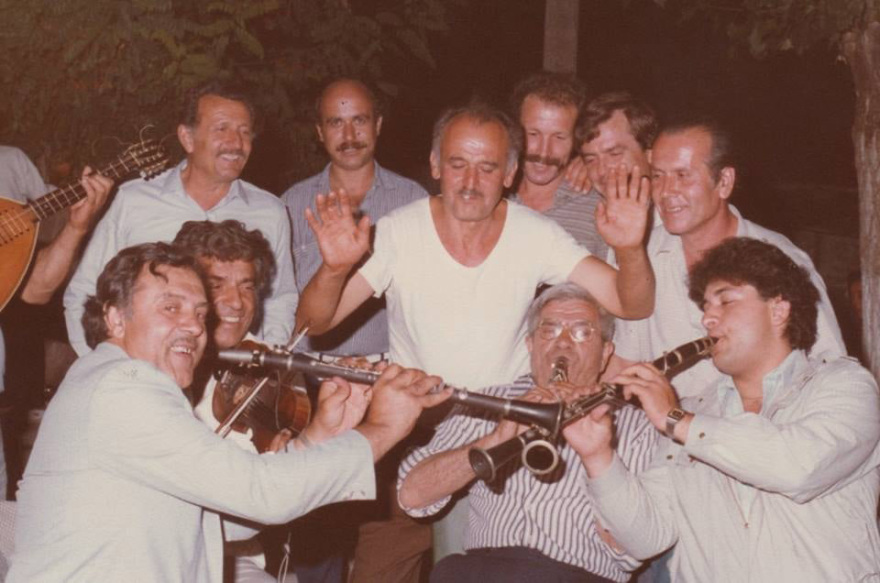 Η άγνωστη ζωή του μεγαλύτερου Ηπειρώτη κλαρινίστα, Πετρολούκα Χαλκιά: Το πρώτο μεροκάματο, η Αμερική, οι απώλειες που τον σημάδεψαν - Δείτε ανέκδοτες φωτογραφίες