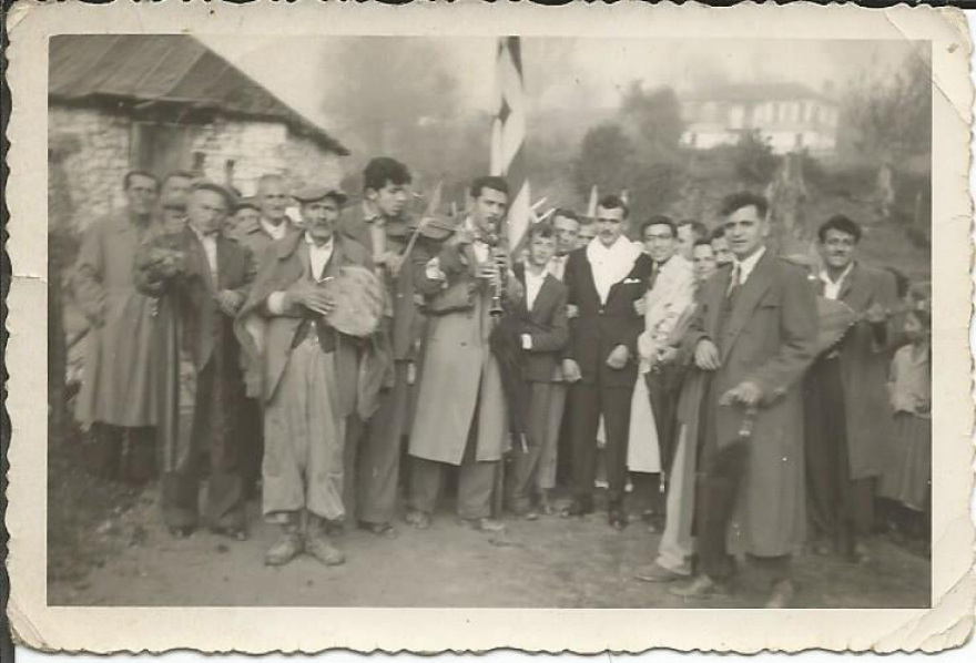 Η άγνωστη ζωή του μεγαλύτερου Ηπειρώτη κλαρινίστα, Πετρολούκα Χαλκιά: Το πρώτο μεροκάματο, η Αμερική, οι απώλειες που τον σημάδεψαν - Δείτε ανέκδοτες φωτογραφίες