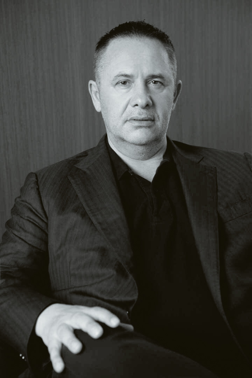 Σαμίρ Μάνε: Ο πρώτος Αλβανός billionaire - Πώς δραπέτευσε από το καθεστώς του Χότζα και έχτισε την αυτοκρατορία του Σαμίρ Μάνε: Ο πρώτος Αλβανός billionaire - Πώς δραπέτευσε από το καθεστώς του Χότζα και έχτισε την αυτοκρατορία του