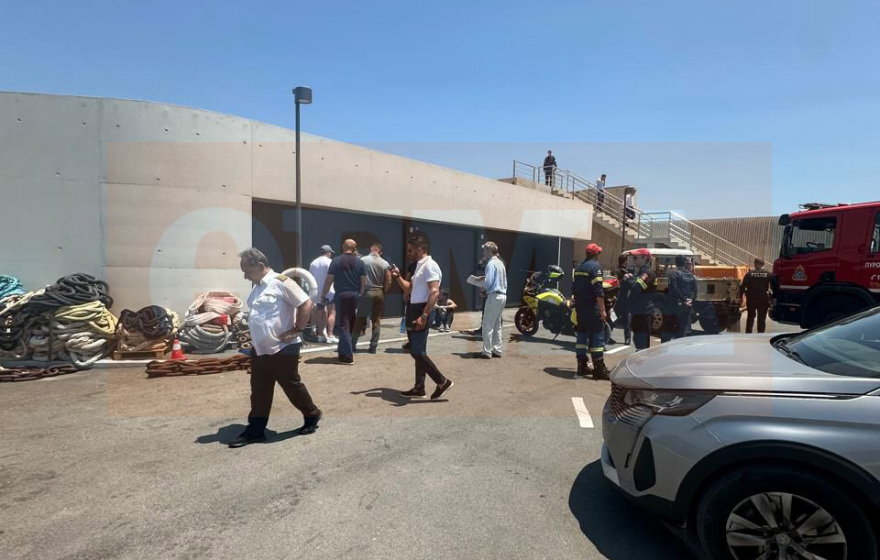 Νόμιμο, αλλά κοντά σε εμπόδια το πεδίο απογείωσης στη μαρίνα Βουλιαγμένης - «Εκεί αναπτύσσονται οι ισχυρότεροι άνεμοι» προειδοποιεί ο δήμαρχος 