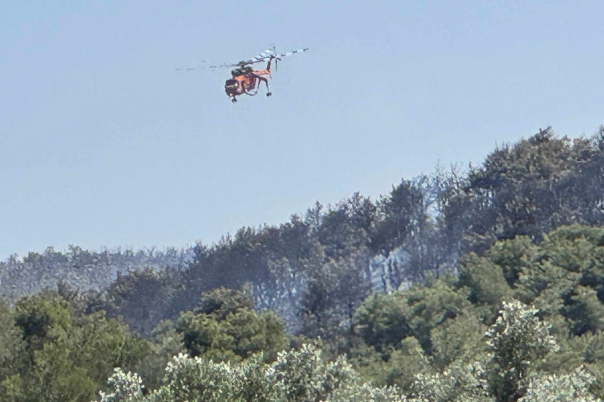 Οριοθετήθηκε η μεγάλη φωτιά στο Άνω Σούλι Μαραθώνα 