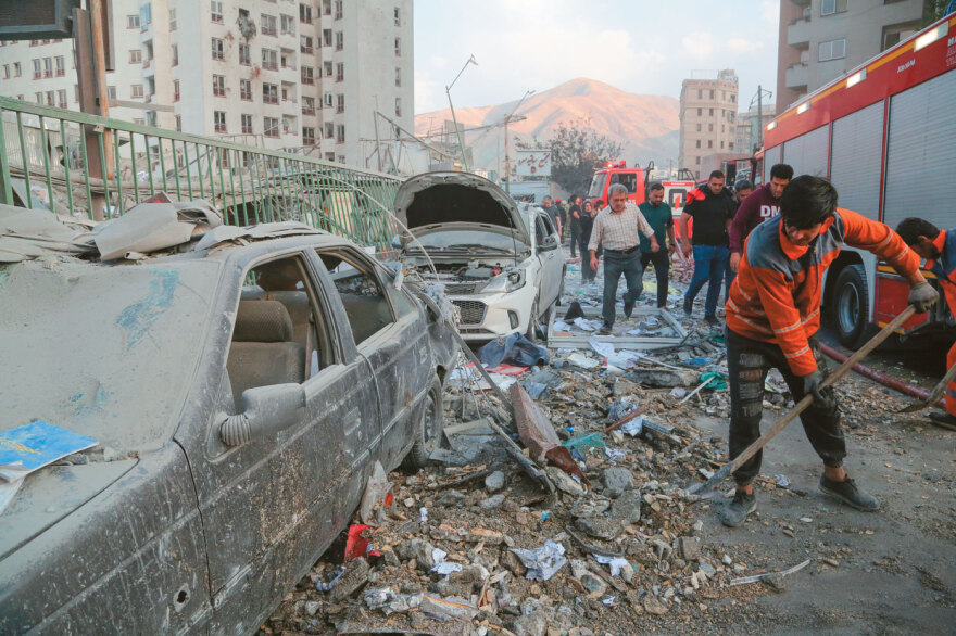 Πώς έπιασαν στον ύπνο τους μουλάδες της Τεχεράνης οι Ισραηλινοί - Ο ρόλος της Μοσάντ 