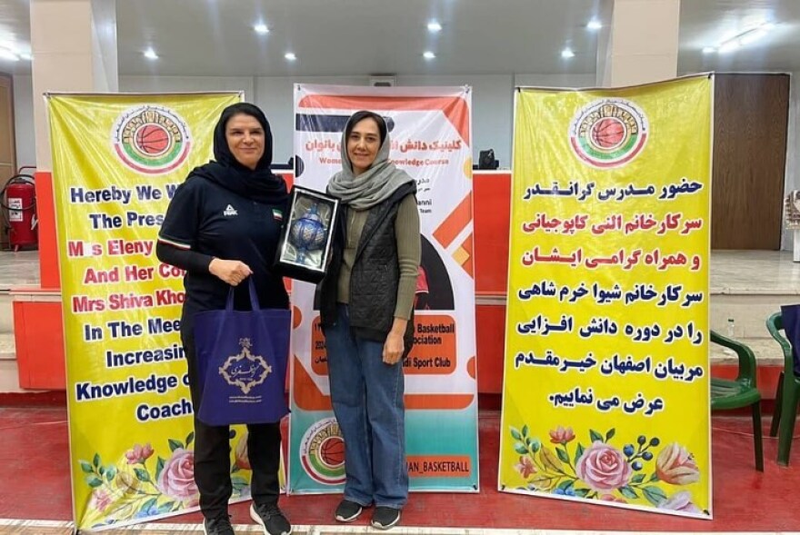 Ελένη Καπογιάννη για το Ιράν: «Προσγειώθηκα πρωί και το βράδυ ξεκίνησαν οι επιθέσεις, ο Θεός με φύλαξε»