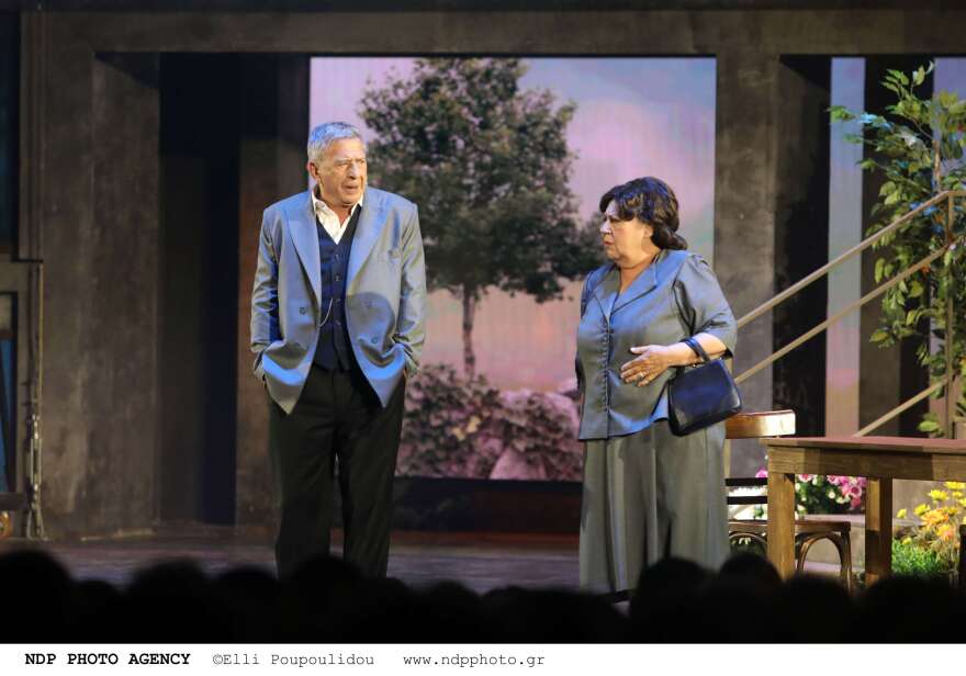 Γιώργος Ζαμπέτας: Η εμφάνιση της κόρης του στην πρεμιέρα της παράστασης «Μάλιστα κύριε Ζαμπέτα»