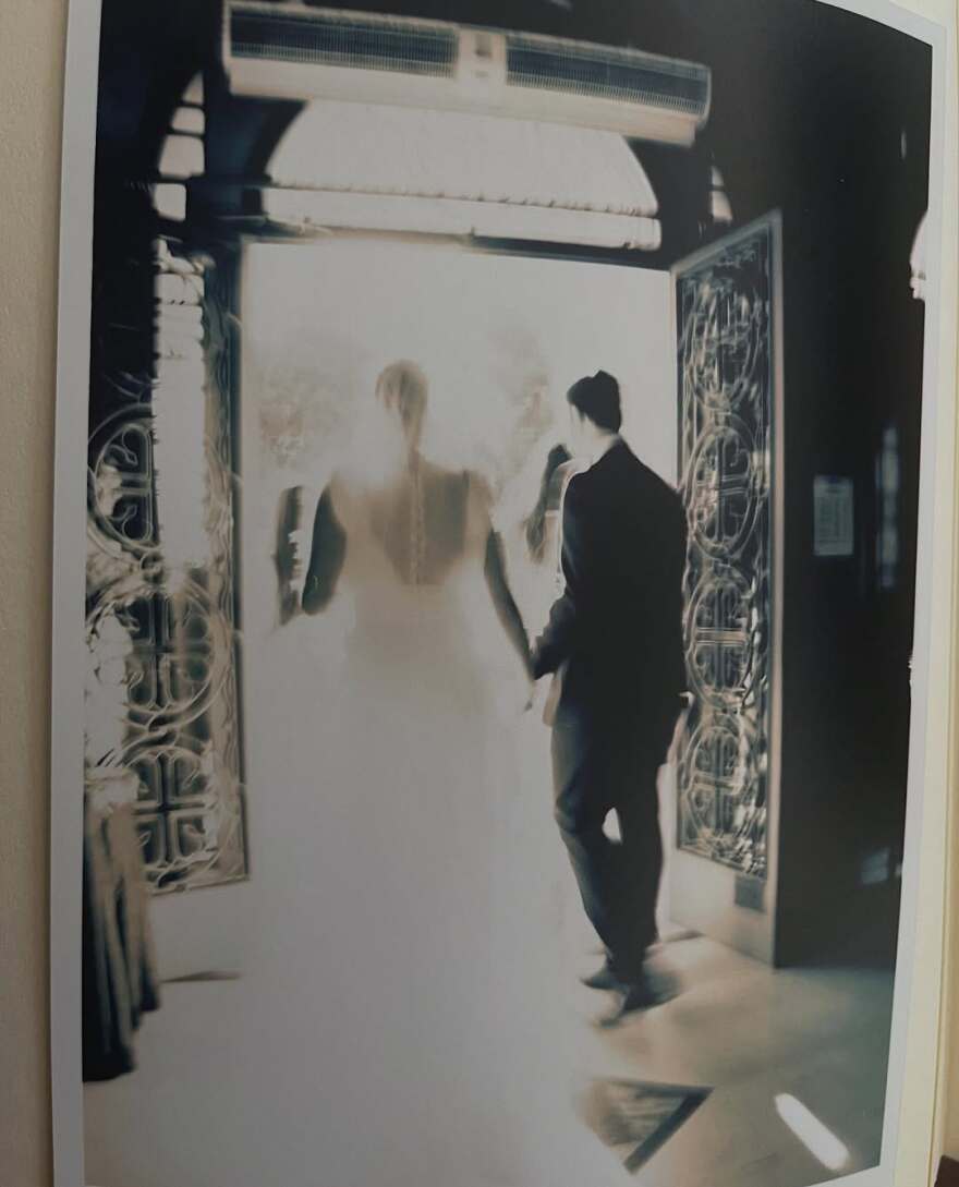 Νίκος Ψαρράς: Έκλεισε 12 χρόνια γάμου με την Έλενα Καρακούλη - Δείτε φωτογραφίες