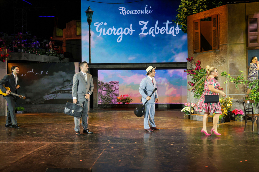 «Μάλιστα κύριε Ζαμπέτα»: Μια θριαμβευτική πρεμιέρα που καταχειροκροτήθηκε στο ΔΕΗ Θέατρο Άλσος