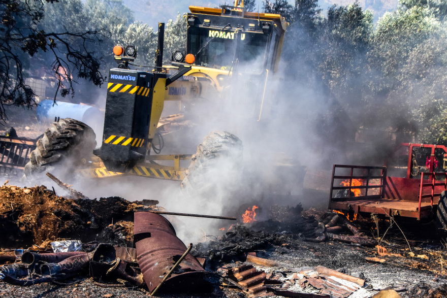 Καλύτερη η εικόνα της φωτιάς στην Αργολίδα - Μήνυμα του 112 για εκκένωση της περιοχής Άνω Καρνεζαίικα, δείτε φωτογραφίες