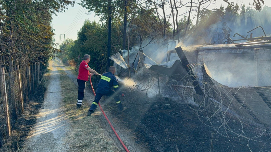 Και δεύτερη φωτιά στη Θεσσαλονίκη στην περιοχή του Διαβαλκανικού - Δείτε βίντεο και φωτογραφίες
