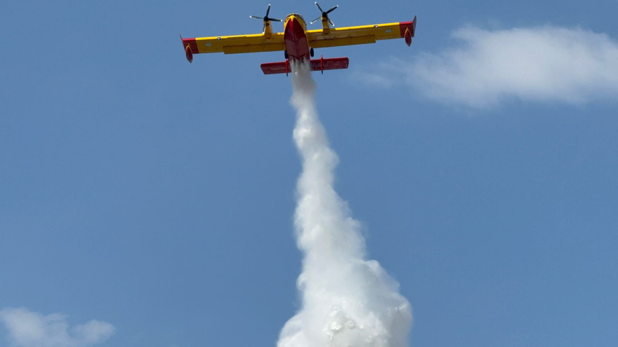 Σε ύφεση η φωτιά στην Ευκαρπία Θεσσαλονίκης - Δείτε βίντεο και φωτογραφίες