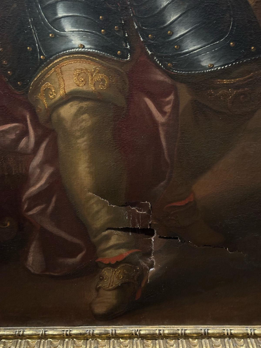 Φλωρεντία: Τουρίστας παραπατά ενώ βγάζει φωτογραφία στη γκαλερί Uffizi και προκαλεί ζημιά σε πίνακα του 17ου αιώνα - Δείτε βίντεο