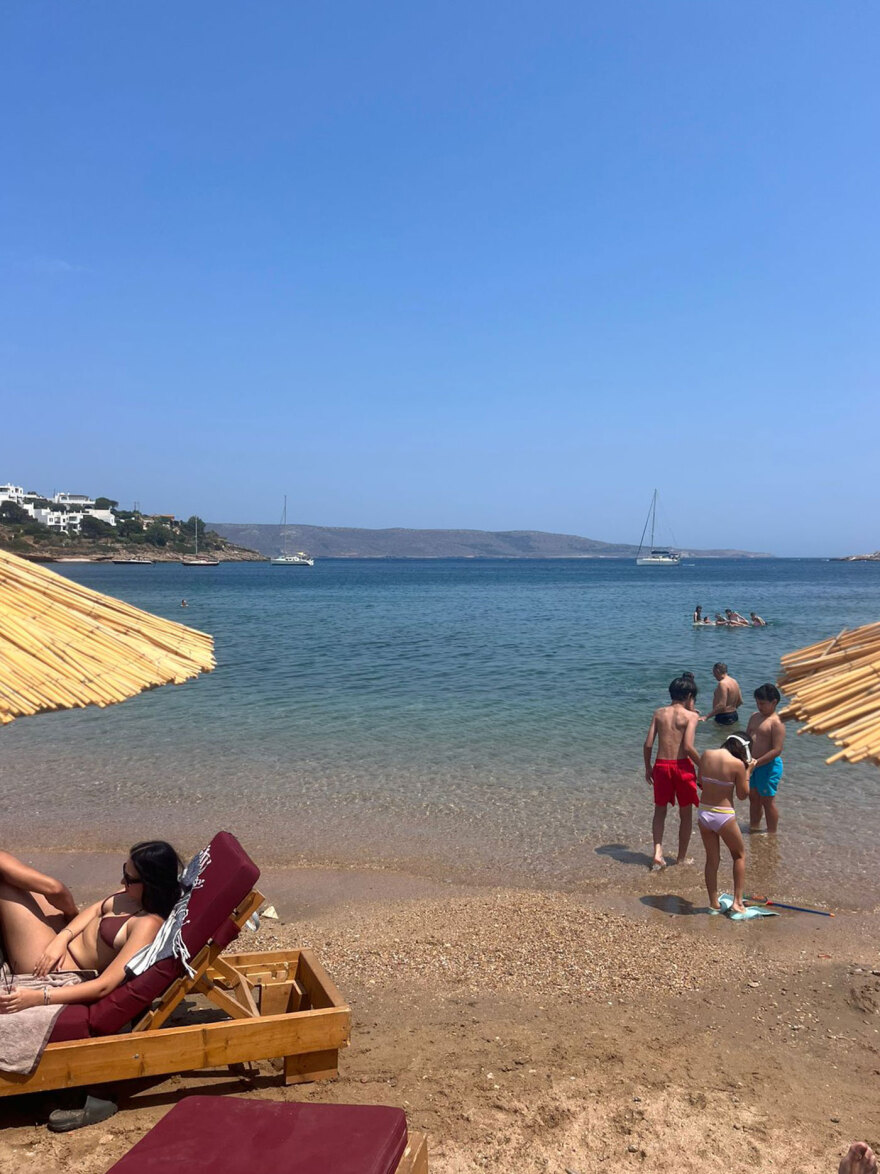 Καιρός: Μπόρα προκάλεσε πλημμύρα στην Παραλιακή, βροχές από τον Πειραιά μέχρι το κέντρο της Αθήνας - Δείτε βίντεο και φωτογραφίες