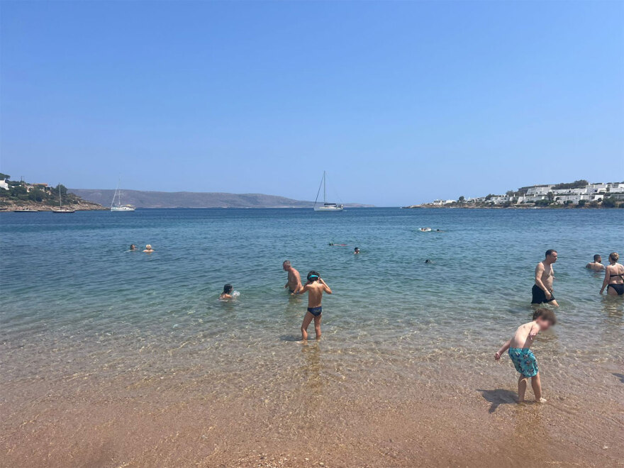 Καιρός: Μπόρα προκάλεσε πλημμύρα στην Παραλιακή, βροχές από τον Πειραιά μέχρι το κέντρο της Αθήνας - Δείτε βίντεο και φωτογραφίες