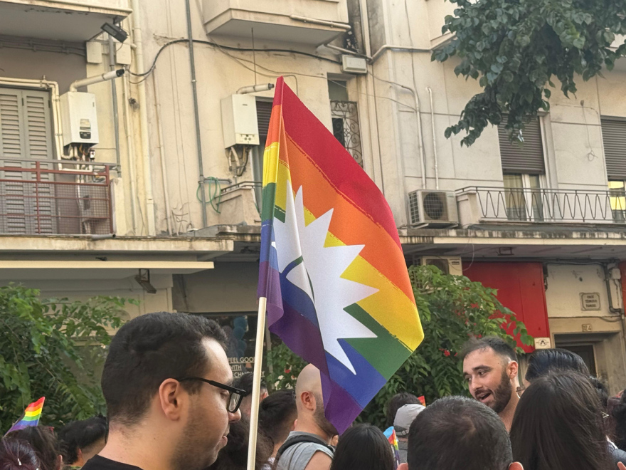 Ένα πολύχρωμο πλήθος κατέβηκε στο κέντρο της Θεσσαλονίκης για το 13ο Pride - Δείτε βίντεο και φωτογραφίες