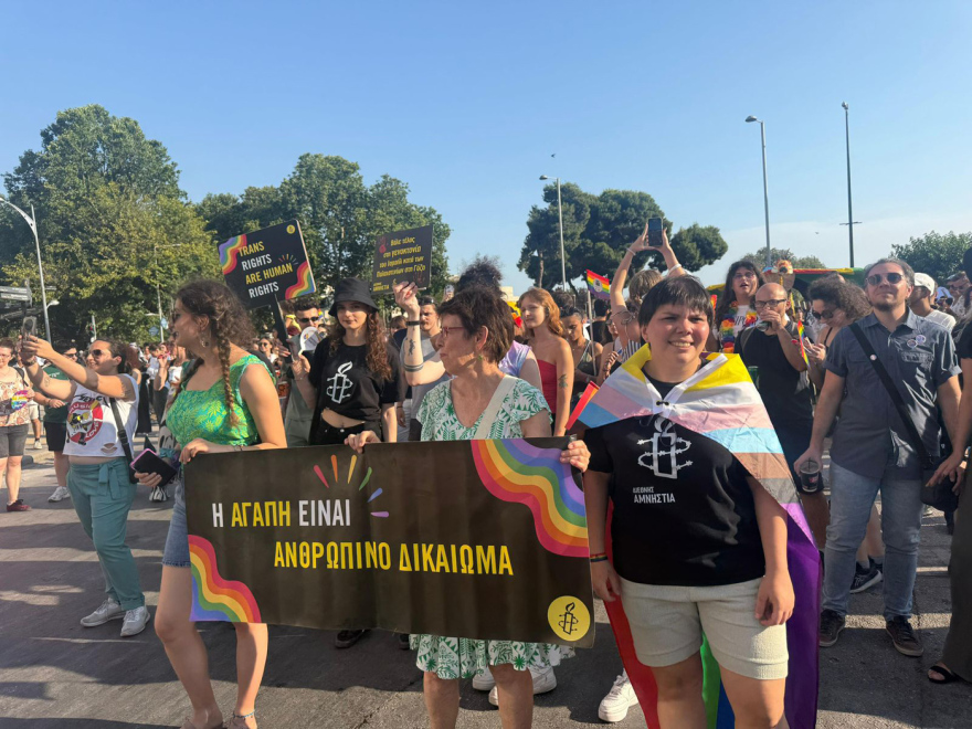 Ένα πολύχρωμο πλήθος κατέβηκε στο κέντρο της Θεσσαλονίκης για το 13ο Pride - Δείτε βίντεο και φωτογραφίες
