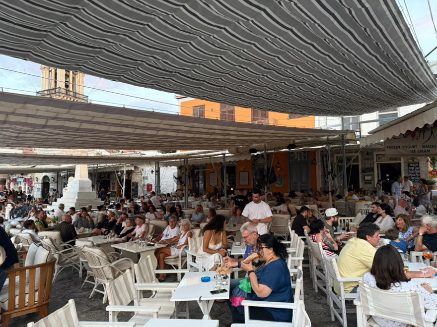 Μπλακάουτ στην Ύδρα: Χωρίς ρεύμα το νησί μετά από ισχυρό μπουρίνι, δείτε φωτογραφίες