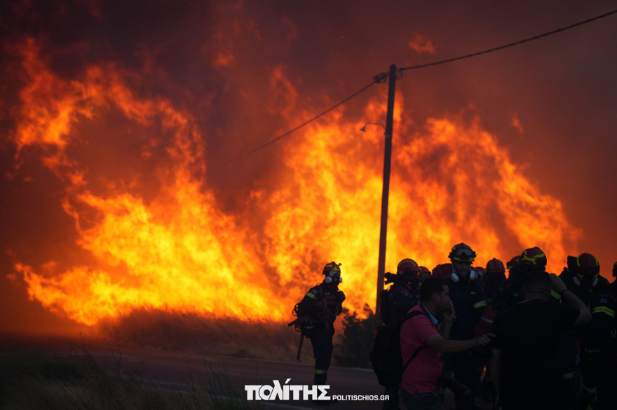 Μαίνονται οι φωτιές στη Χίο - Κοντά σε σπίτια οι φλόγες, επιχειρούν ισχυρές πυροσβεστικές δυνάμεις