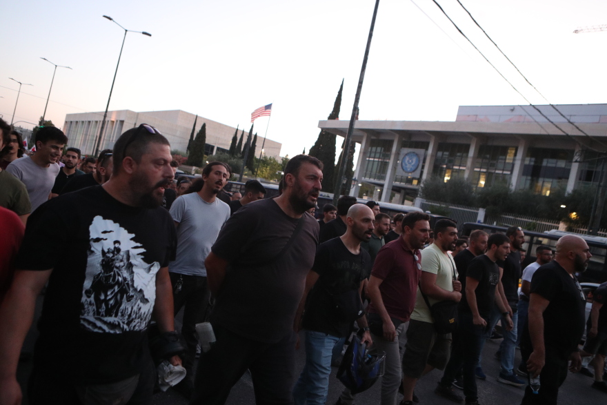 Ολοκληρώθηκε η αντιπολεμική συγκέντρωση στην Αθήνα - Άνοιξαν οι δρόμοι