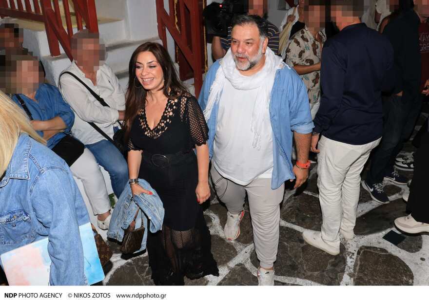 Ο Γρηγόρης Αρναούτογλου βρέθηκε στη Μύκονο με τη σύντροφό του, Νάνσυ Αντωνίου