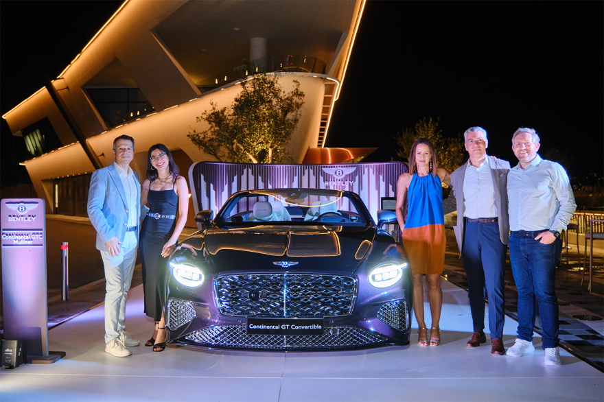 Η Bentley στην Αθηναϊκή Ριβιέρα: Ένα κομψό «ταξίδι» πολυτέλειας
