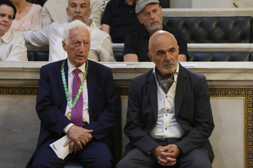 Ο Στάθης Λιβαθινός στον Δανίκα: «Για τη σκληρότητα του κόσμου θα μιλήσω  με Σαίξπηρ, όχι με Γάζα»