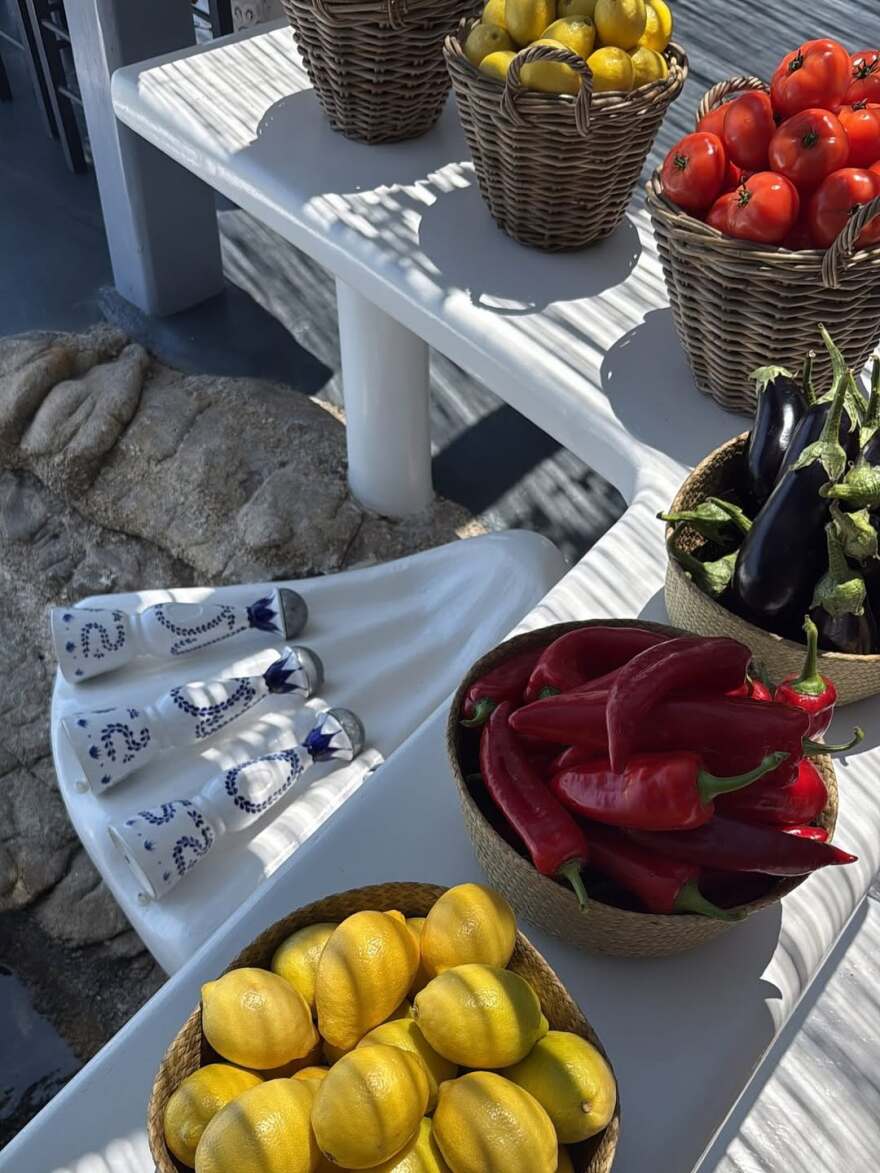 Στη Μύκονο η ανιψιά της πριγκίπισσας Νταϊάνα, Κίτι Σπένσερ