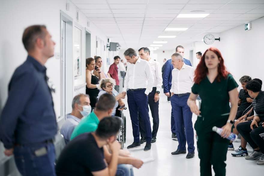Ο Μητσοτάκης επισκέφθηκε το πλήρως ανακαινισμένο Τμήμα Επειγόντων Περιστατικών του ΚΑΤ