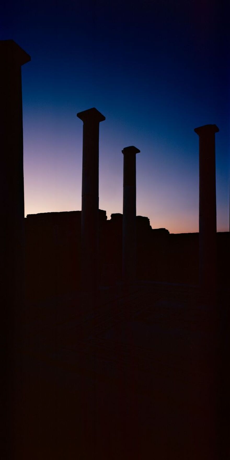 «Δήλος | Γη εν Πλω»: Η έκθεση της διεθνώς αναγνωρισμένης φωτογράφου Erieta Attali στο Μουσείο Μπενάκη